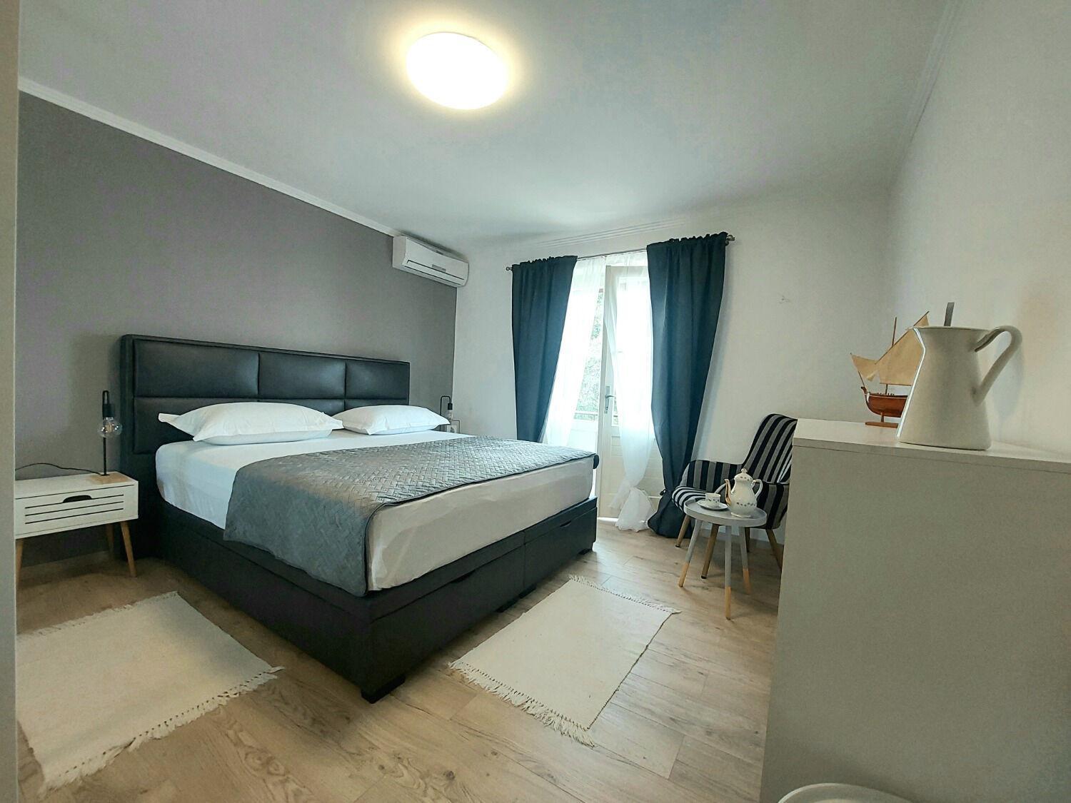 Apartment Fila - Large & Close To The Beach Makarska Exterior photo